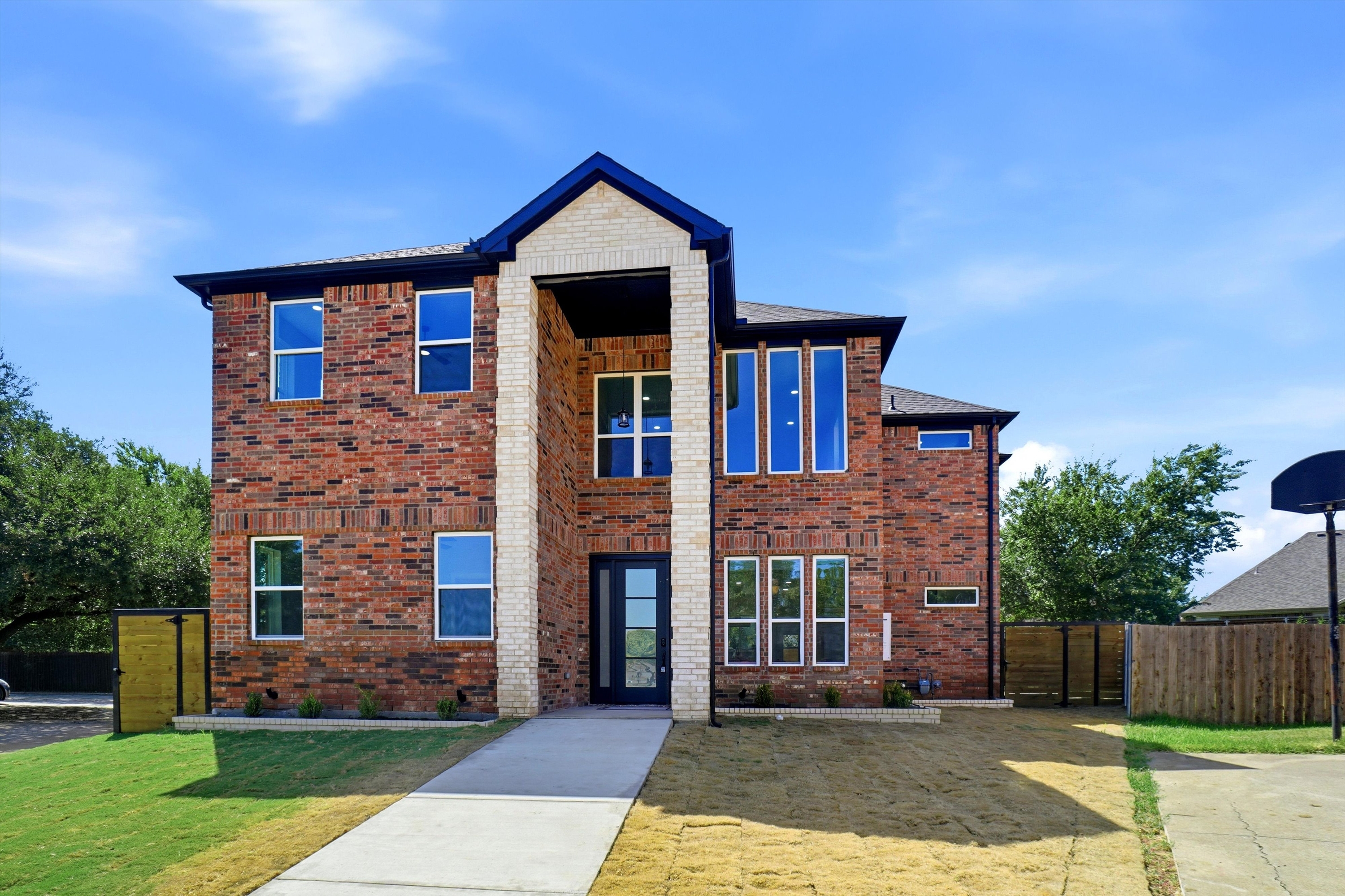 400 Hideaway Court